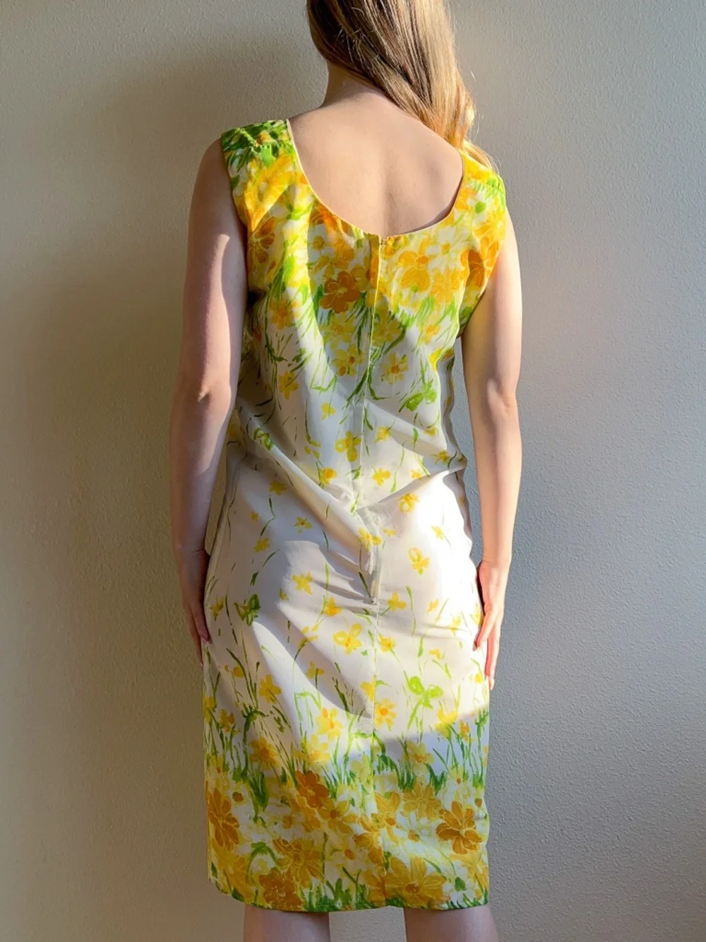 Vintage 1960s Yellow Floral Print Spring Dress (M) - Picture 4 of 13
